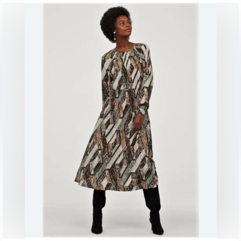 Amazing H&M smocked neck- Green,brown patchwork pattern print dress NWOT…Sz M🍂​